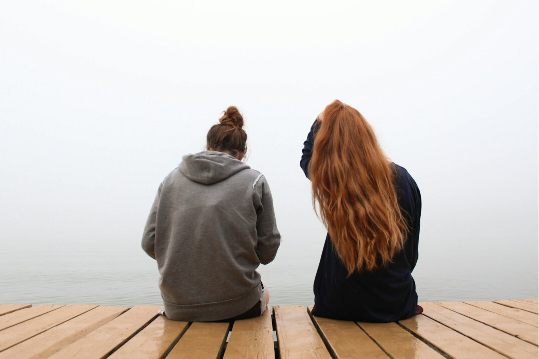 Two people having a calm one on one conversation